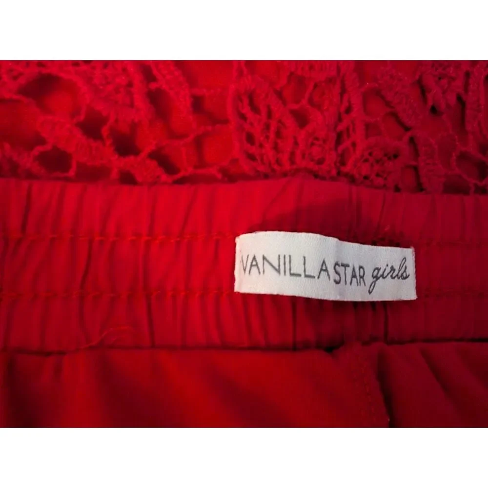 NWOT Vanilla Star Red Lace Shorts, cotton